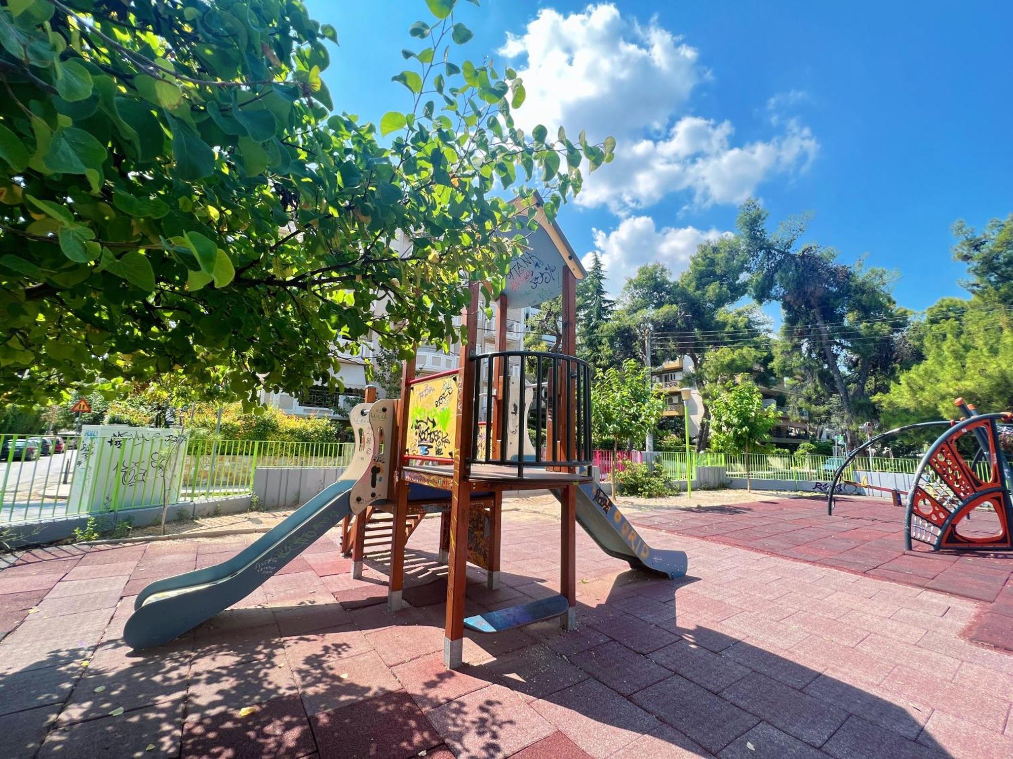 Cozy Fairytal Garden Apartment, Family Friendly, Free Parking, 15 Min To Airport Athen Exterior foto