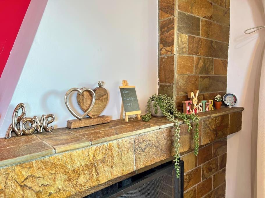 Cozy Fairytal Garden Apartment, Family Friendly, Free Parking, 15 Min To Airport Athen Exterior foto