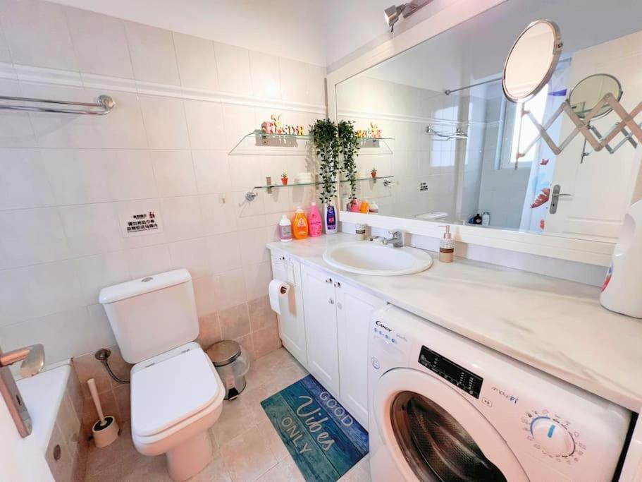 Cozy Fairytal Garden Apartment, Family Friendly, Free Parking, 15 Min To Airport Athen Exterior foto