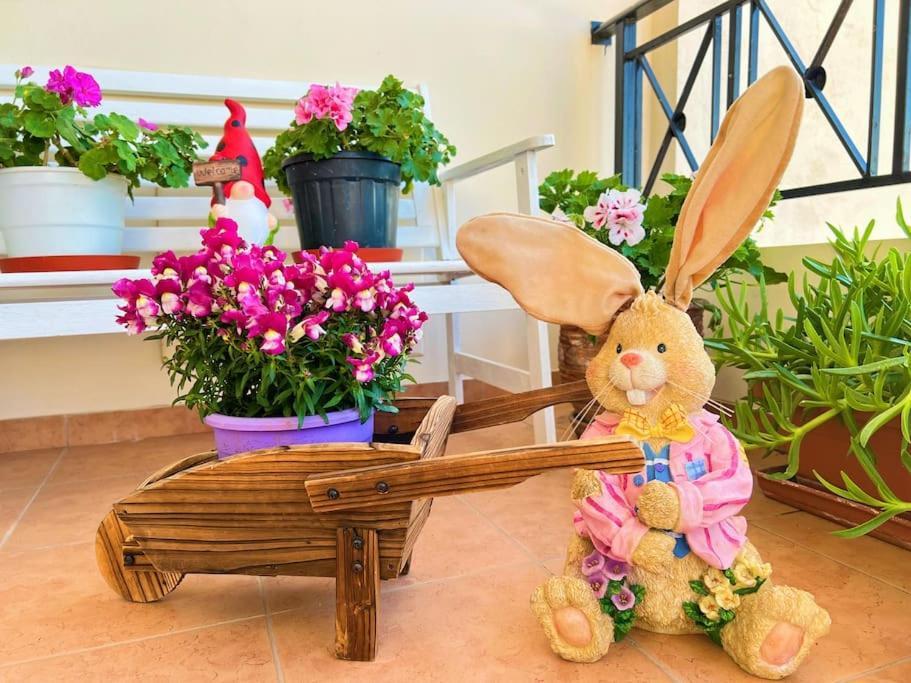 Cozy Fairytal Garden Apartment, Family Friendly, Free Parking, 15 Min To Airport Athen Exterior foto