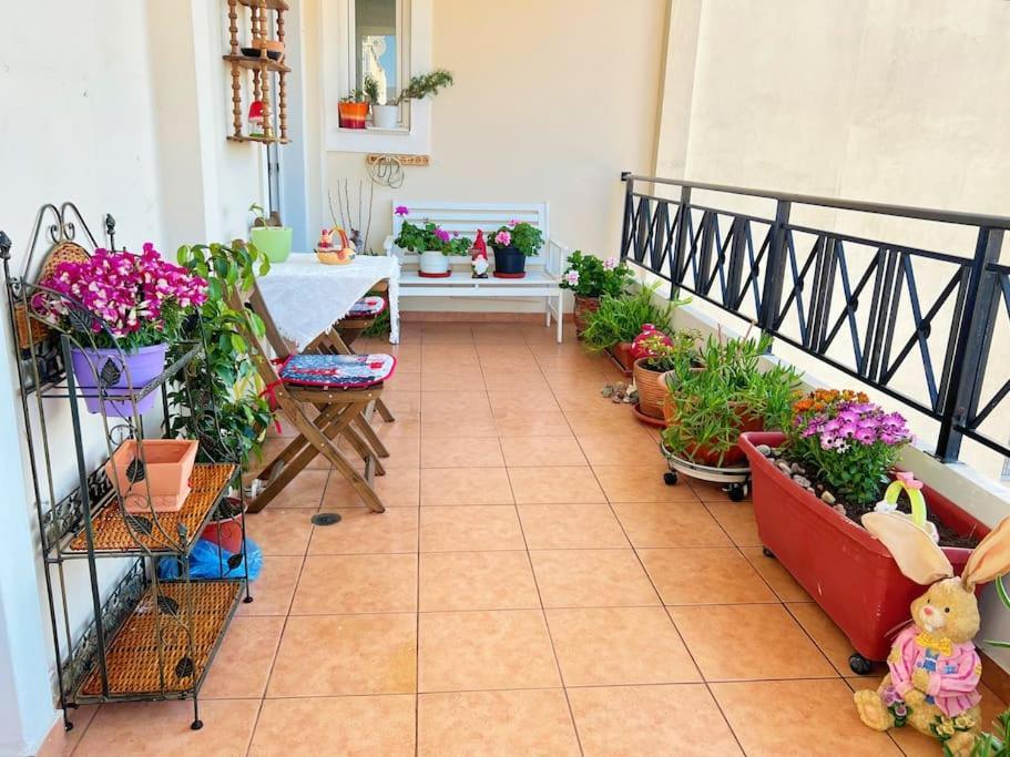 Cozy Fairytal Garden Apartment, Family Friendly, Free Parking, 15 Min To Airport Athen Exterior foto